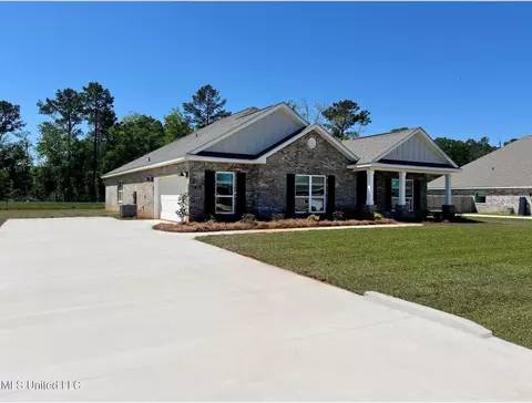136 Firefly Dr, Lucedale, MS 39452 photo 2