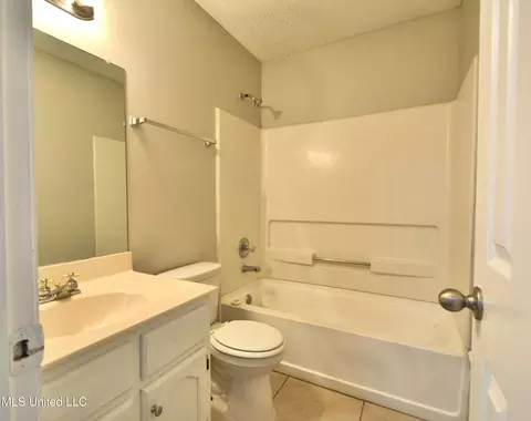 10662 Oak Leaf Dr, Olive Branch, MS 38654 photo 12