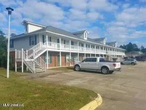 5080 Gautier Vancleave Rd #E8, Gautier, MS 39553