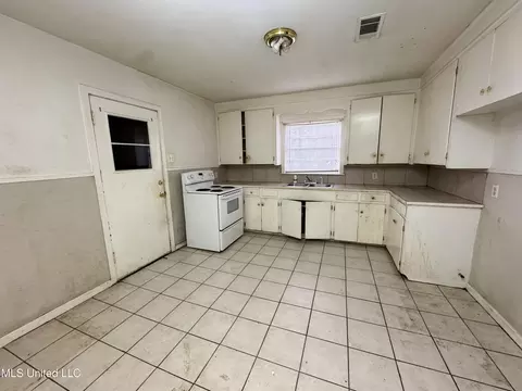 2319 Paden St, Jackson, MS 39204 photo 6