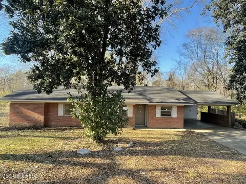 2282 Upper Dr, Pearl, MS 39208