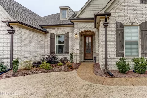 5057 Maiden Lane Cv, Southaven, MS 38672
