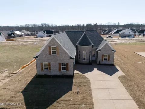 2519 Beauvoir Dr, Hernando, MS 38632