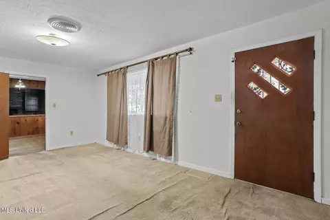 Living - 5517 Keele St, Jackson, MS 39206 photo 1 of 3