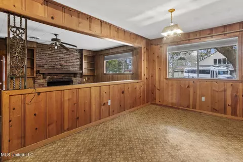 Living - 5517 Keele St, Jackson, MS 39206 photo 2 of 3