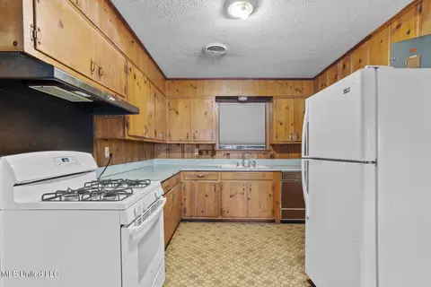Kitchen - 5517 Keele St, Jackson, MS 39206 photo 1 of 3