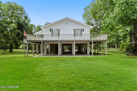 15557 Dobson Rd, Biloxi, MS 39532