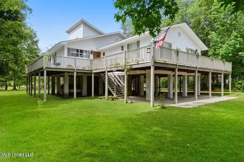 15557 Dobson Rd, Biloxi, MS 39532 photo 2