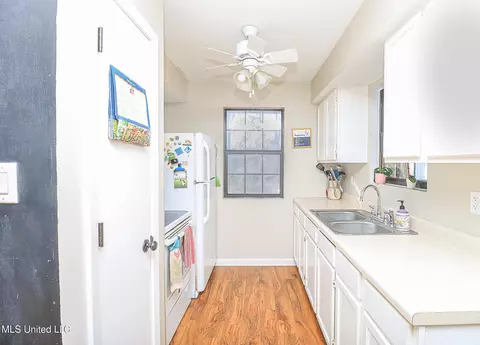 Kitchen - 110 Cody Barton Ln, Braxton, MS 39044 photo 2 of 2