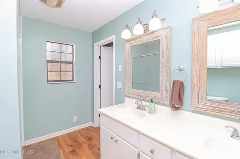 Bath - 110 Cody Barton Ln, Braxton, MS 39044 photo 5 of 7
