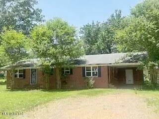 5685 Carrollton Rd, Grenada, MS 38901