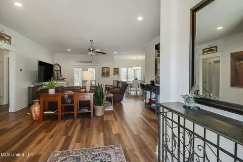 7 Canterbury Ln, Long Beach, MS 39560 photo 3