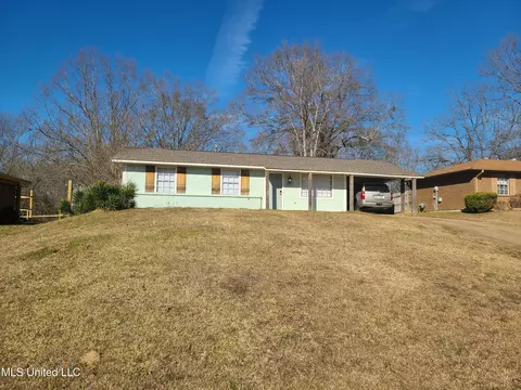 922 Cherry Stone Cir, Clinton, MS 39056