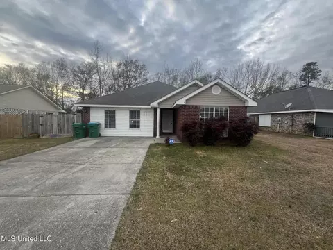 12052 Harmony Cir, Gulfport, MS 39503