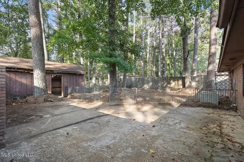 Exterior - 121 Yorkshire, Jackson, MS 39212 photo 4 of 12