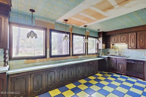 Kitchen - 121 Yorkshire, Jackson, MS 39212 photo 3 of 4