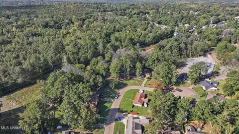 View/Area - 121 Yorkshire, Jackson, MS 39212 photo 2 of 12