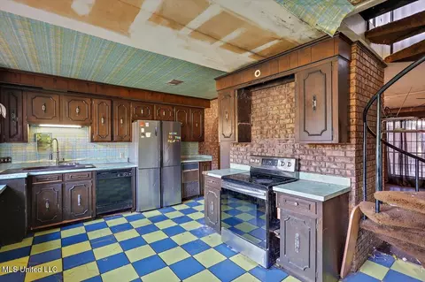 Kitchen - 121 Yorkshire, Jackson, MS 39212 photo 2 of 4