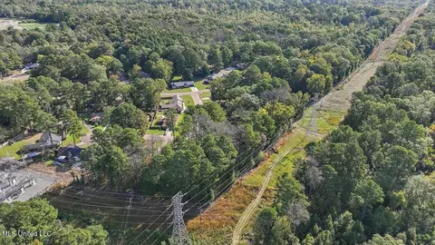 View/Area - 121 Yorkshire, Jackson, MS 39212 photo 7 of 12