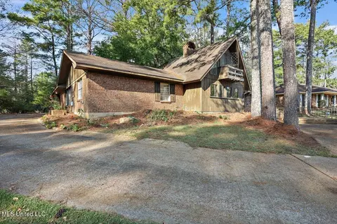 Exterior - 121 Yorkshire, Jackson, MS 39212 photo 2 of 12