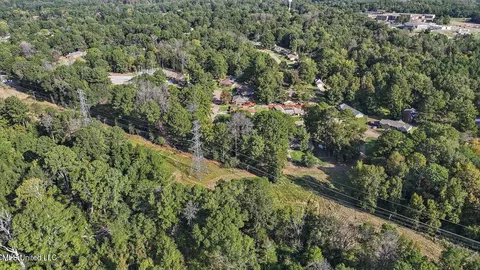 View/Area - 121 Yorkshire, Jackson, MS 39212 photo 9 of 12