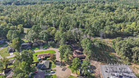 View/Area - 121 Yorkshire, Jackson, MS 39212 photo 5 of 12