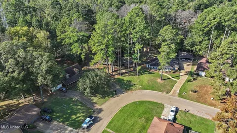 View/Area - 121 Yorkshire, Jackson, MS 39212 photo 10 of 12
