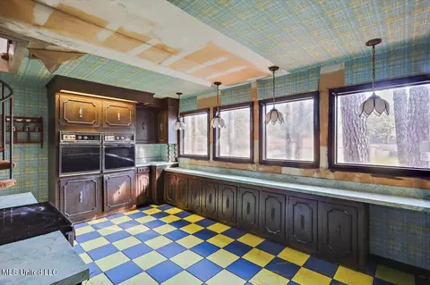 Kitchen - 121 Yorkshire, Jackson, MS 39212 photo 4 of 4