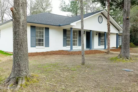 1707 Plantation Boulevard Blvd, Jackson, MS 39211