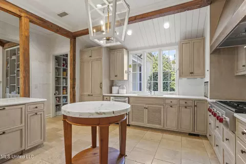 Kitchen - 106 N Meadowbrook, Jackson, MS 39211 photo 2 of 6