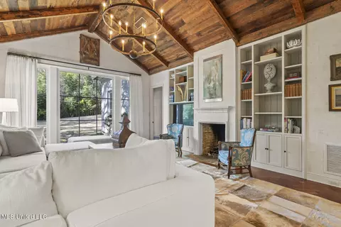 Living - 106 N Meadowbrook, Jackson, MS 39211 photo 7 of 7