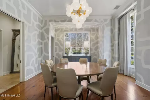 Dining - 106 N Meadowbrook, Jackson, MS 39211 photo 1 of 4