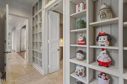 Entry Way - 106 N Meadowbrook, Jackson, MS 39211 photo 4 of 4