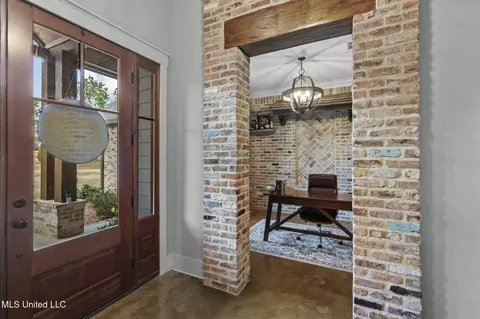 Entry Way - 157 Bella Fleur Dr, Florence, MS 39073 photo 4 of 10