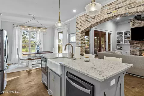 Kitchen - 157 Bella Fleur Dr, Florence, MS 39073 photo 4 of 6