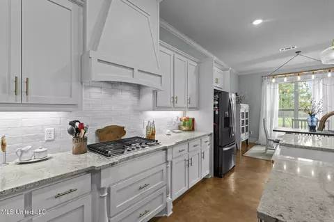 Kitchen - 157 Bella Fleur Dr, Florence, MS 39073 photo 2 of 6