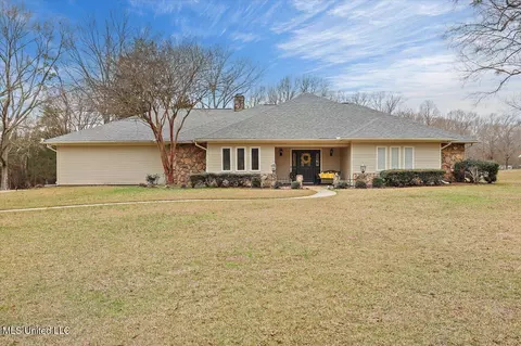 105 Lauren Ln, Clinton, MS 39056