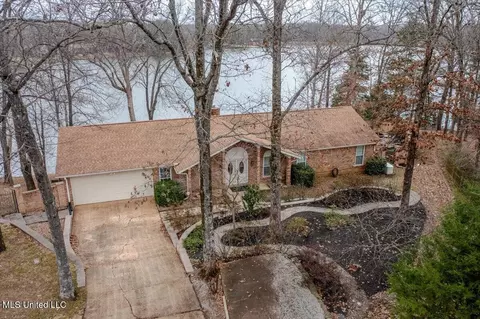 2425 Placid Cv, Nesbit, MS 38651