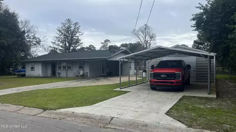13 E Park St, Gulfport, MS 39507