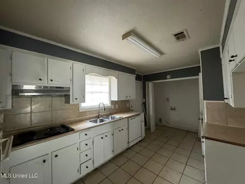 1010 Branch St, Jackson, MS 39212 photo 4