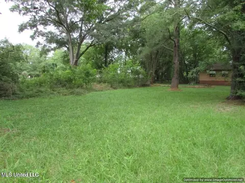 338 S Monroe St, Canton, MS 39046