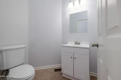 Bath - 3160 Grand Oaks Dr, Hernando, MS 38632 photo 1 of 3