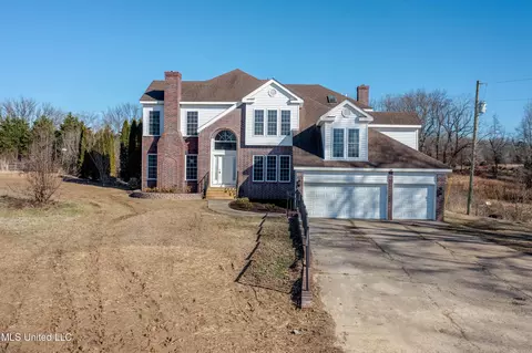 Exterior - 3160 Grand Oaks Dr, Hernando, MS 38632 photo 2 of 3