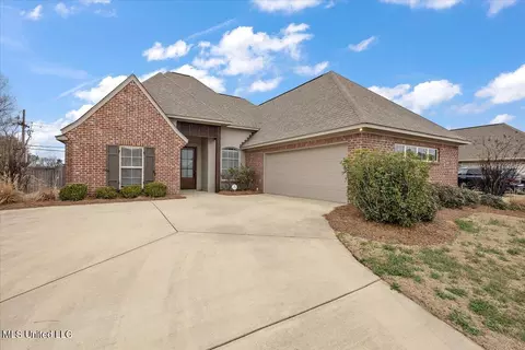 201 Dunbar Trl, Canton, MS 39046 photo 2