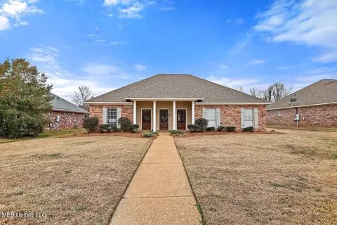 103 Granfield Ct, Canton, MS 39046