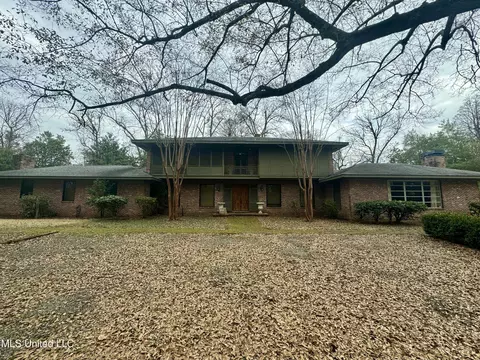 1710 Highway 82 W, Greenville, MS 38701