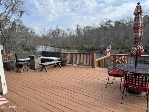 Exterior - 9018 Riverlodge Dr, Moss Point, MS 39562 photo 4 of 6