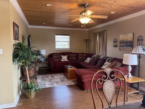 Living - 9018 Riverlodge Dr, Moss Point, MS 39562 photo 2 of 2