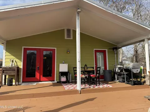 Exterior - 9018 Riverlodge Dr, Moss Point, MS 39562 photo 2 of 6