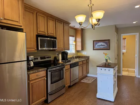 Kitchen - 9018 Riverlodge Dr, Moss Point, MS 39562 photo 3 of 3